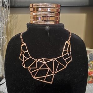 Necklace and bracelet set